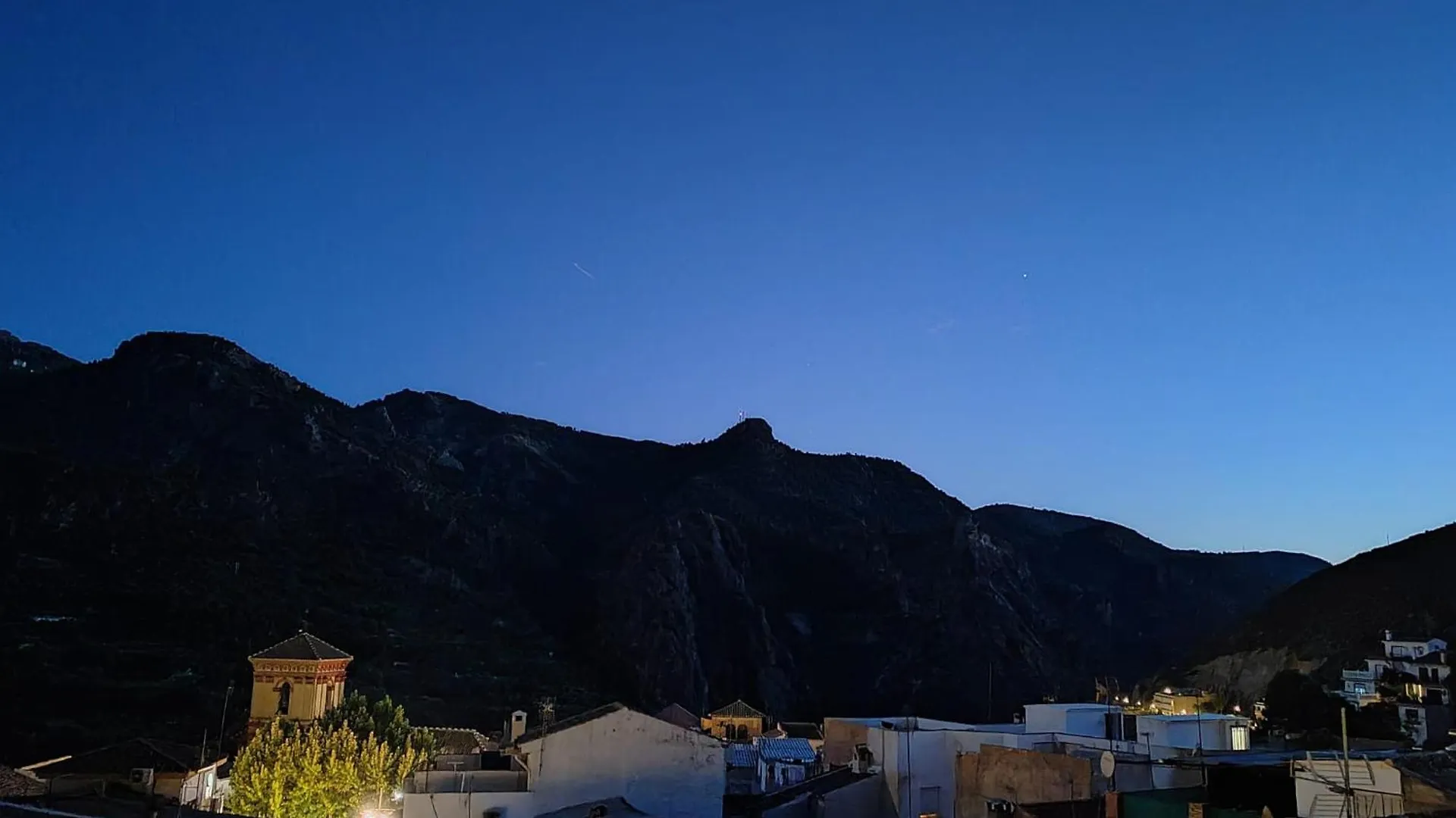 Apartamento La Noguera Rural Suite Güéjar Sierra